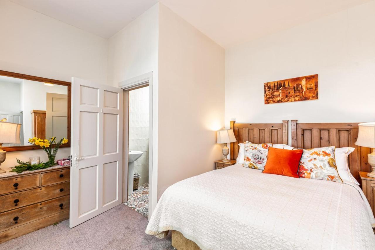 Granville House Apartments And Garden Suites Ballyferriter Εξωτερικό φωτογραφία